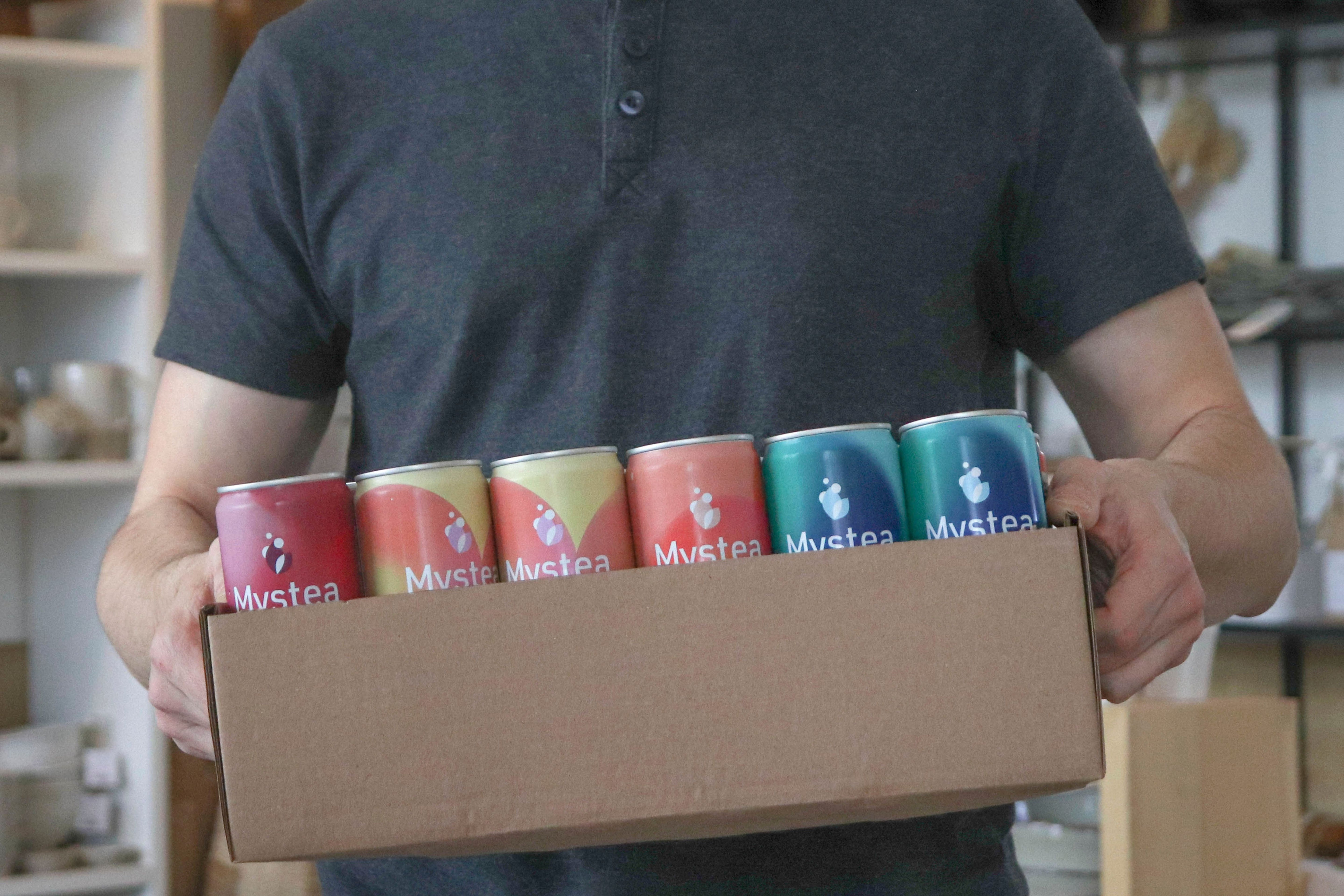 Caisse de canettes de thé et tisane glacé prêt-à-boire