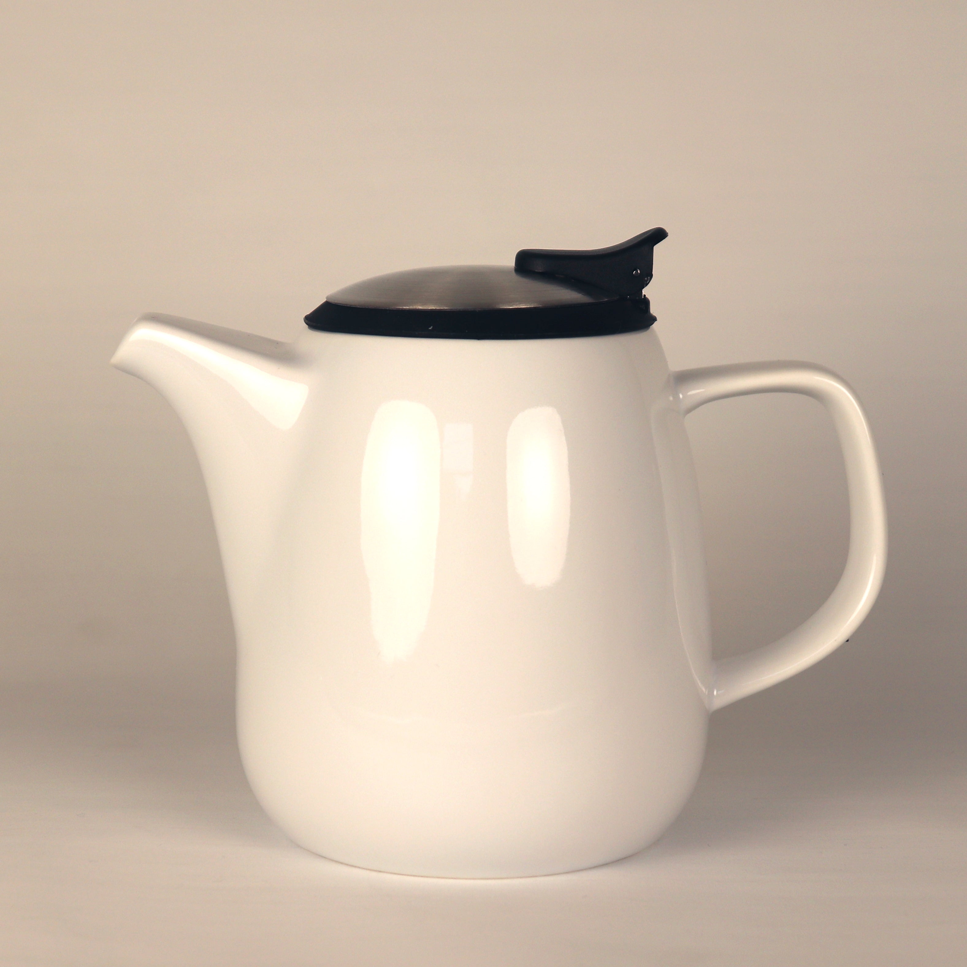 DAZE teapot 27oz ceramic